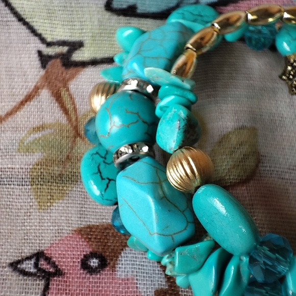 Turquoise Stone Wood Aqua Faceted Crystal Wood Beads Memory Wire Bracelet NEW - Picture 10 of 11